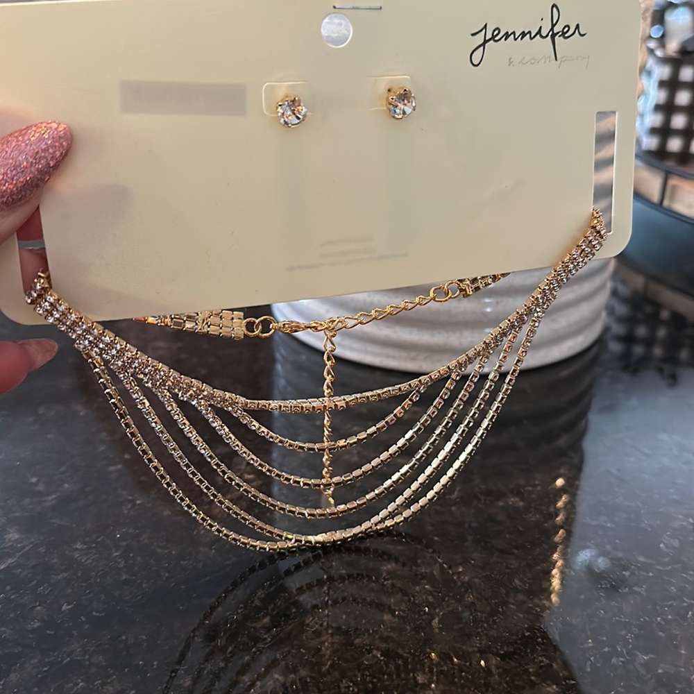 Gold and crystal clear rhinestone necklace! NWT!